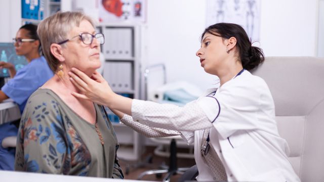 Tumor larinksa: simptomi, dijagnoza i lečenje
